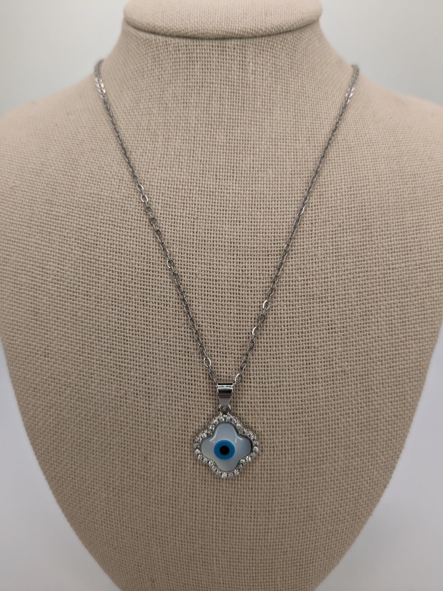 Ojito Clover Necklace