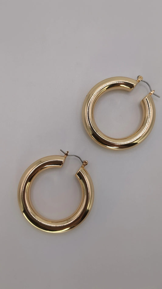 Cora Hoop Earrings