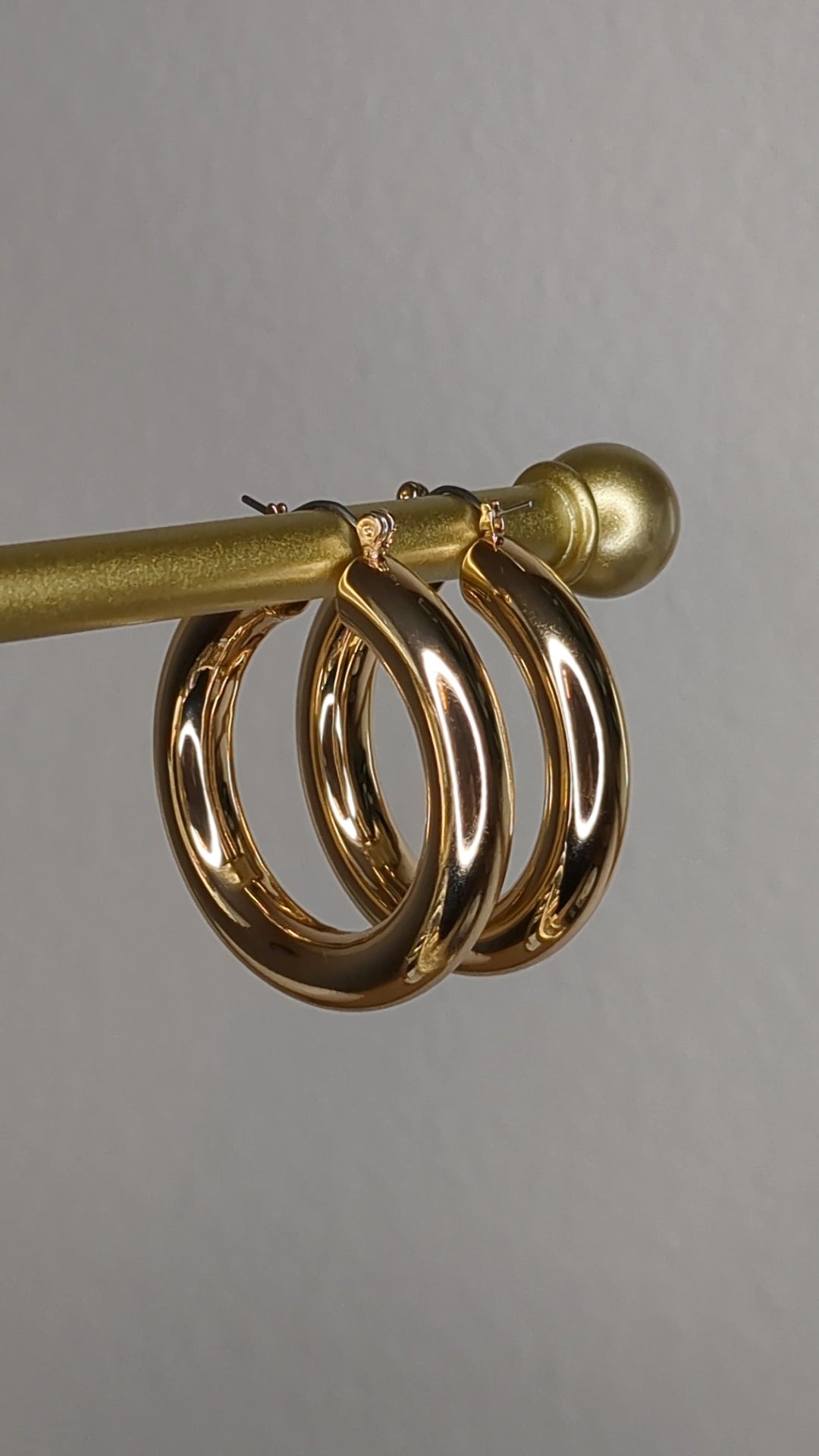 Cora Hoop Earrings