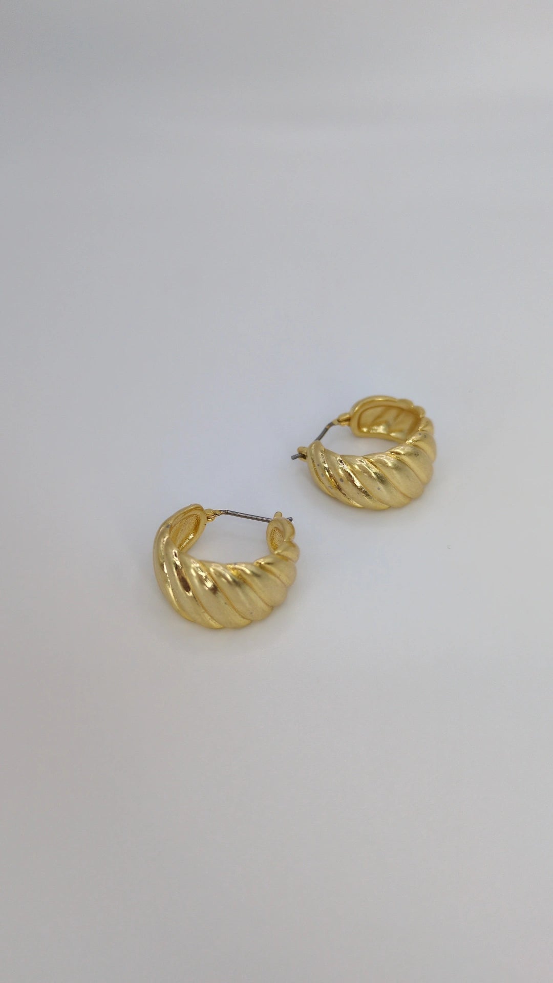 Ribbed Hoop Earrings