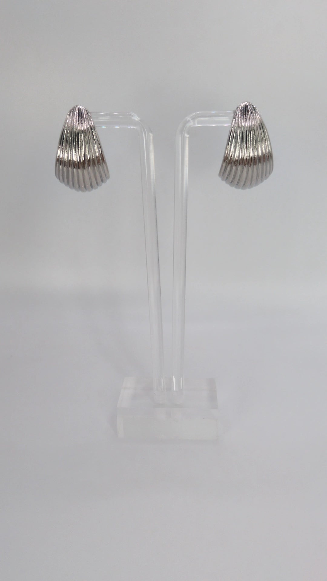 Ribbed Shell Hoop Earrings